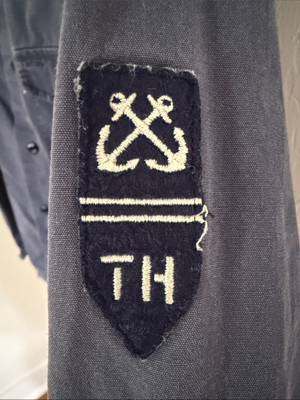 vintage Tommy Hilfiger nautical patch shirt - Picture 4 of 5